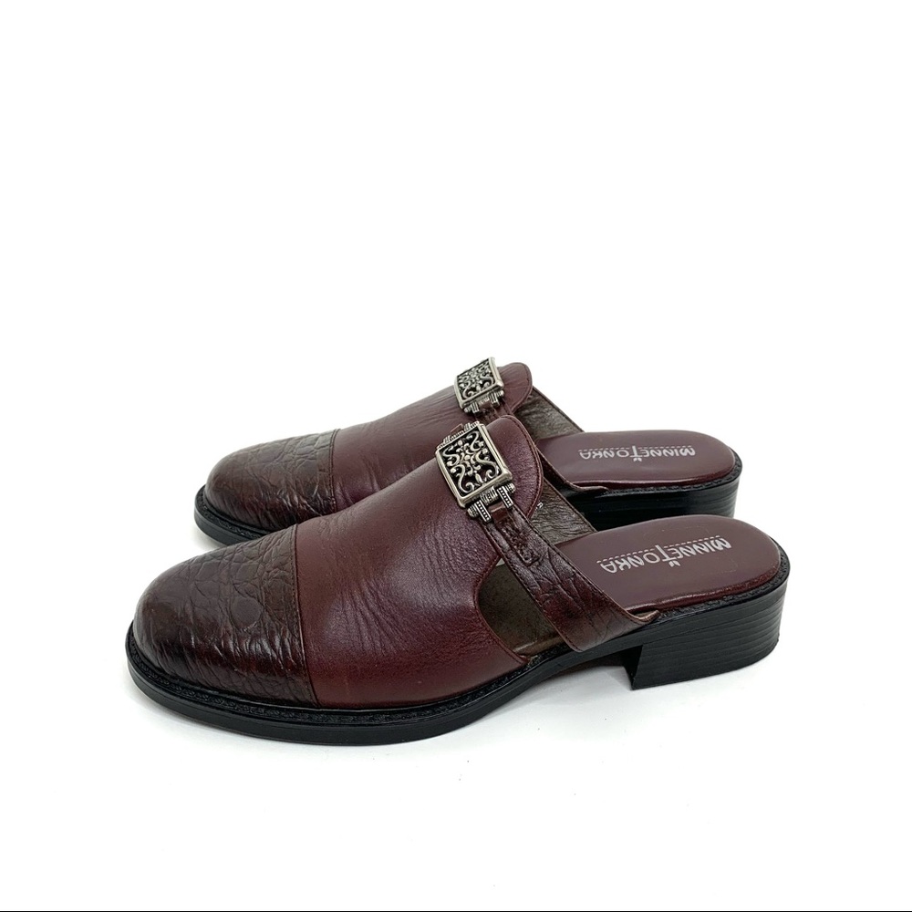 Minnetonka Stacked Heel Leather Mules With Purple Red Undertone & Brown Size 6
